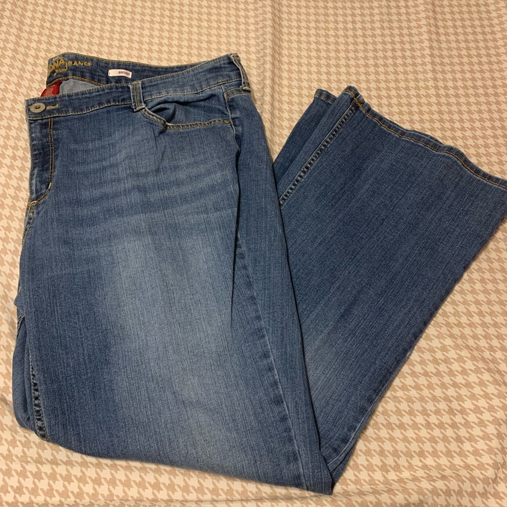 Arizona Jeans junior plus bootcut jeans. Size 24 Junior Plus. Like new.